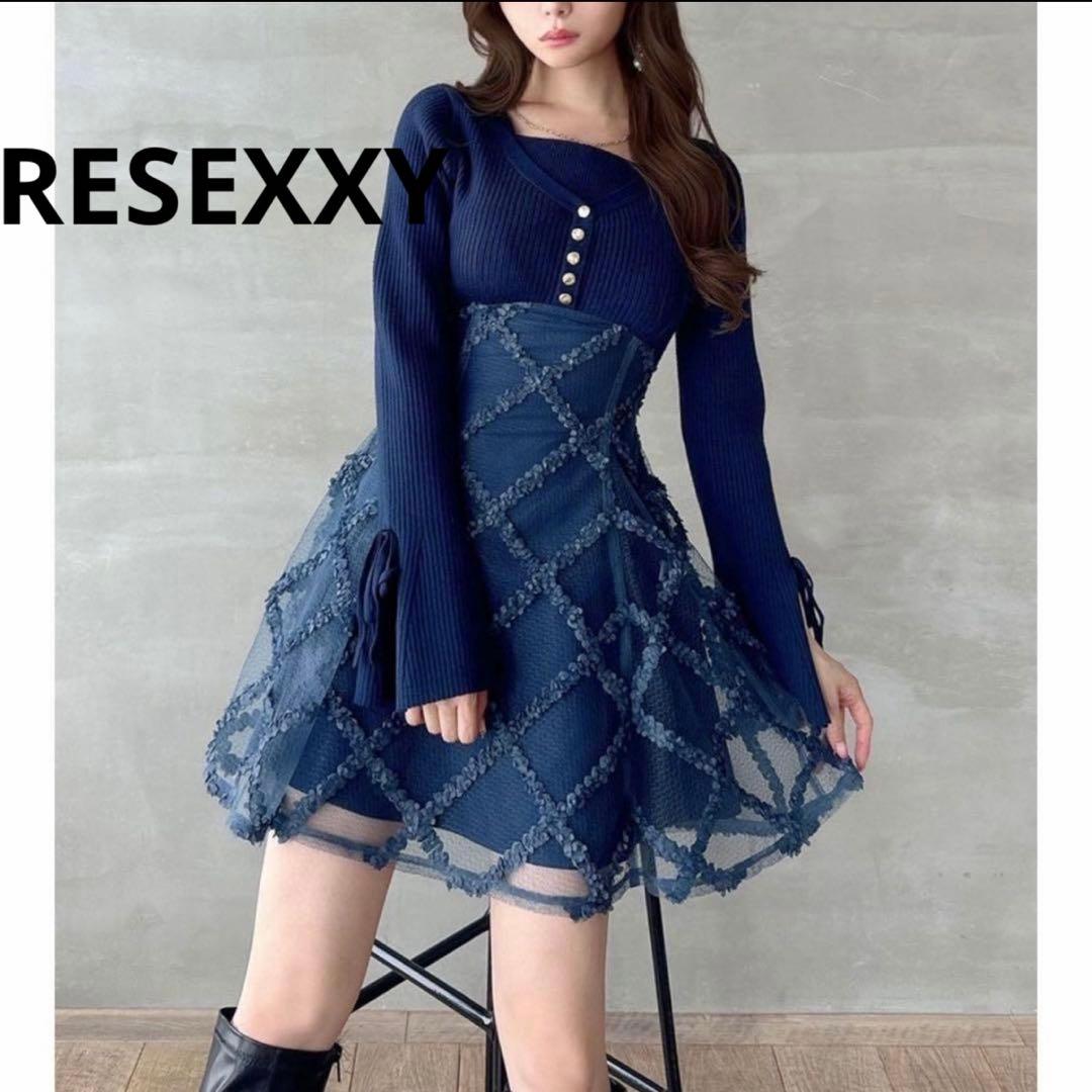 【新品タグ付】リゼクシードッキングフレアミニニットワンピース ネイビー セール】ドッキングフレアミニニットワンピース（ワンピース