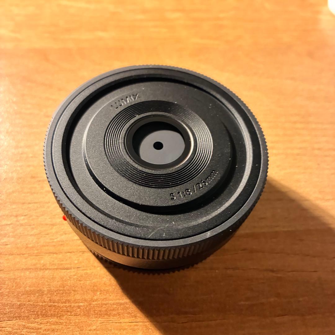 値下げ中！LUMIX S 26mm F8 ブラック 新品)Panasonic (パナソニック) LUMIX S 26mm F8 S-R26（商品ID