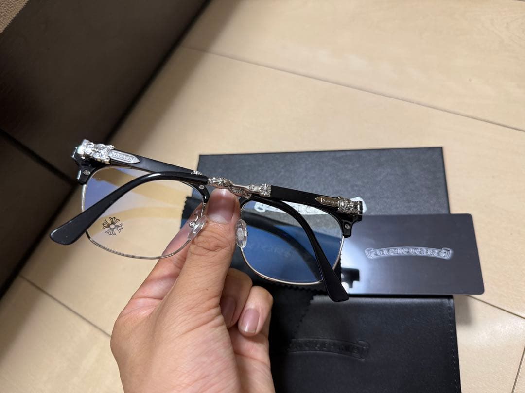 伊達メガネ 黒縁 ハーフ シルバー Y2K クロス ダガー クロムハーツ好き