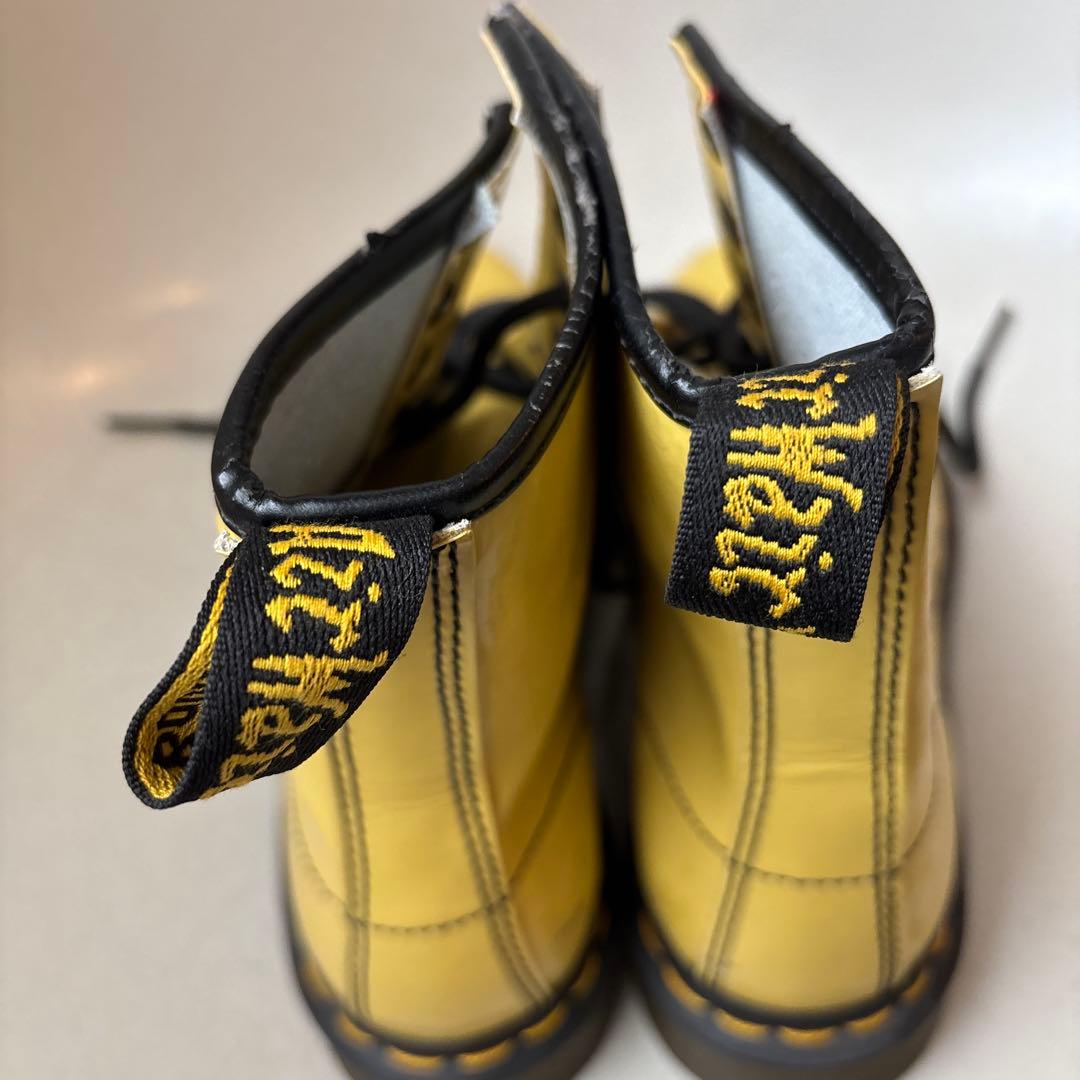 ドクターマーチン 8ホール イエロー UK3 - メルカリ