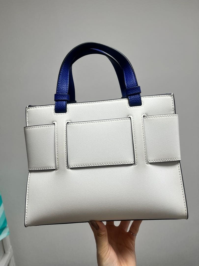 キラー様 Armani Exchange ロゴハンドバッグ - メルカリ