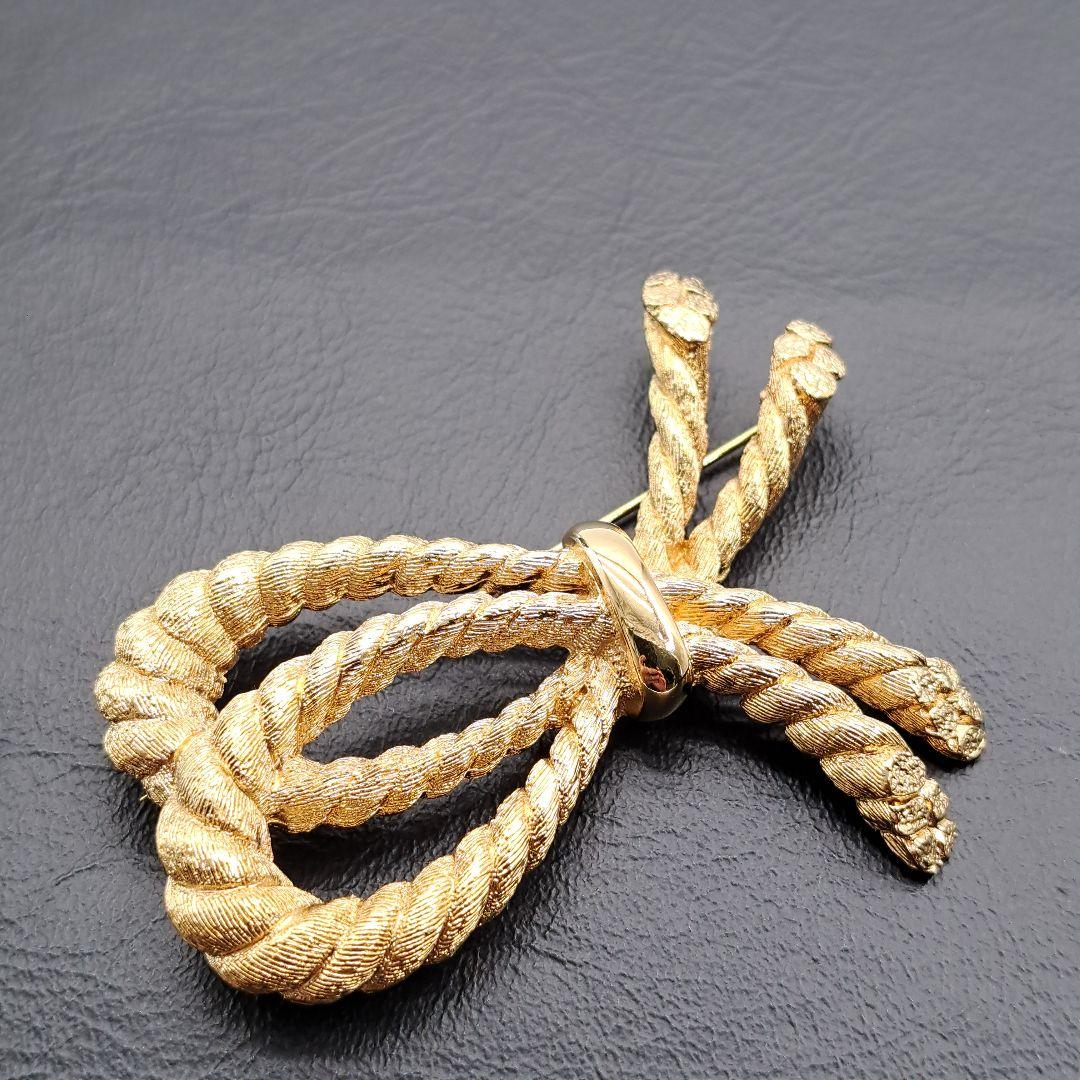 Dior ディオール ブローチ ゴールド リボン ツイスト 刻印有 美品☆ Dior ディオール ブローチ ツイスト ゴールド サークル 3連