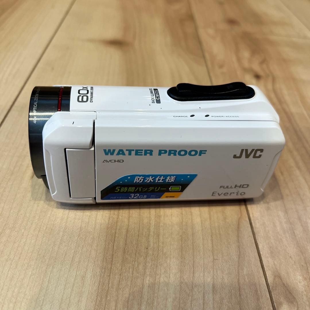 《送料込》JVCケンウッド ビデオカメラ　防水　GZ-R300-W 充電器等
