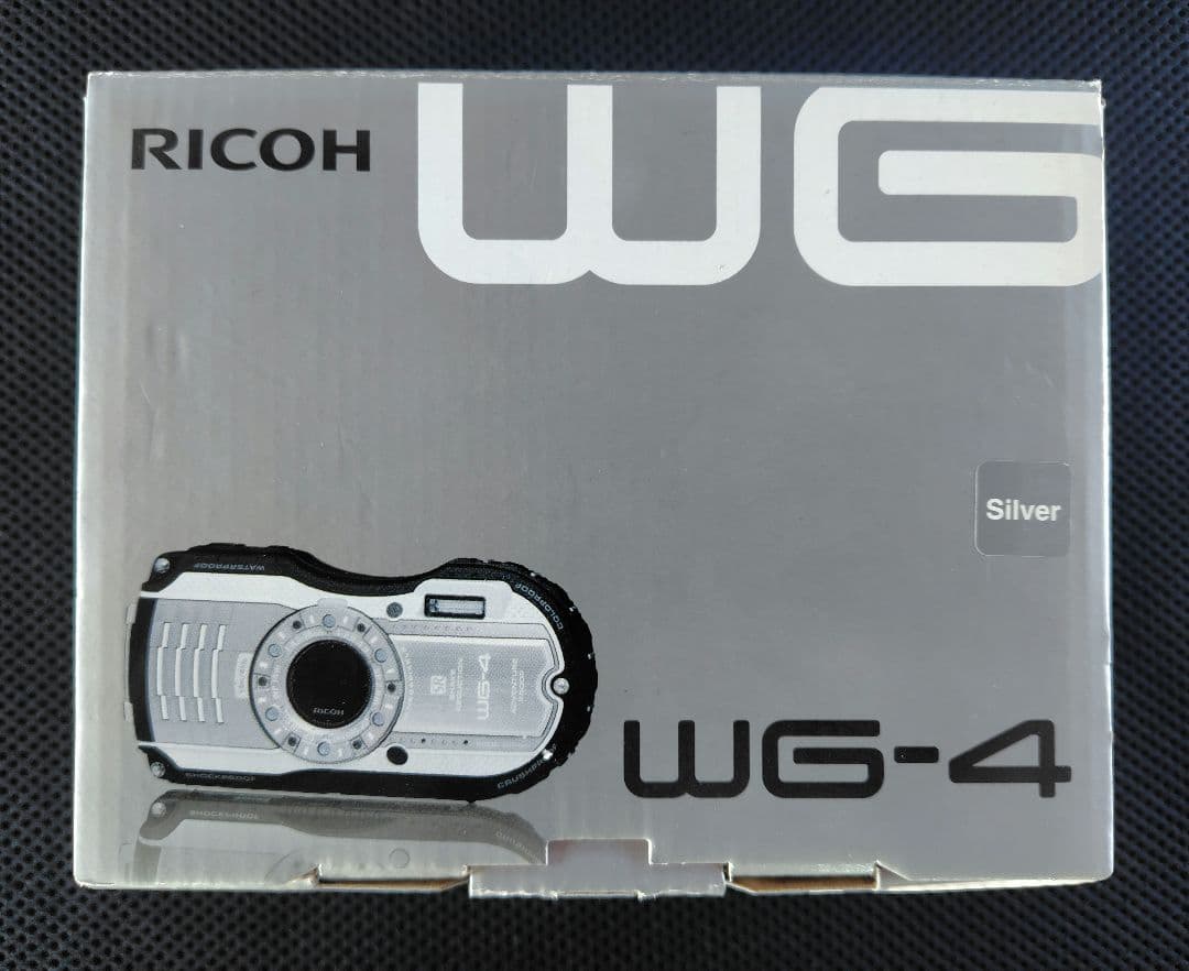 新品　RICOH WG-4 シルバー デジタルカメラ 水深14mで水中撮影が可能なコンパクトデジタルカメラ「RICOH WG-4
