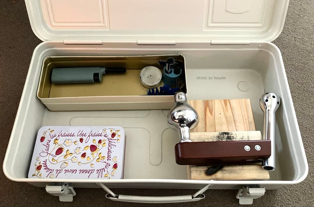 温熱刺激治療器 ネッシー ケース一式セット 小冊子付き - メルカリ