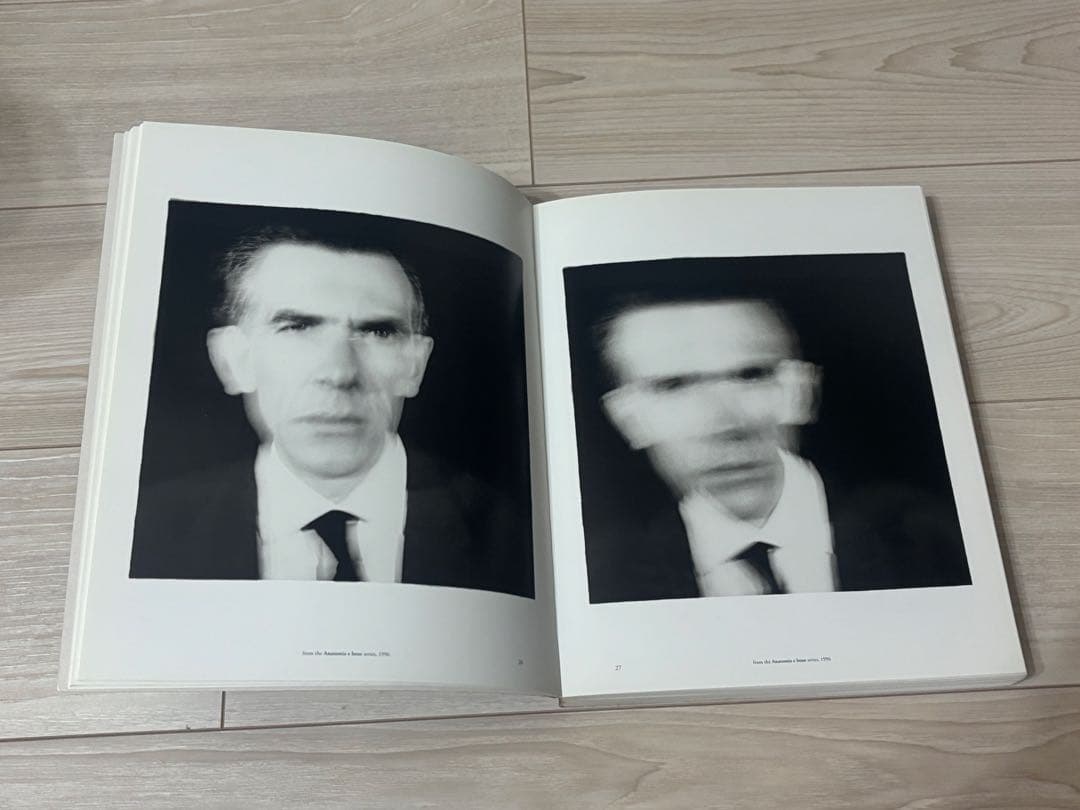 Luxury Bound by Jorge Molder 写真集