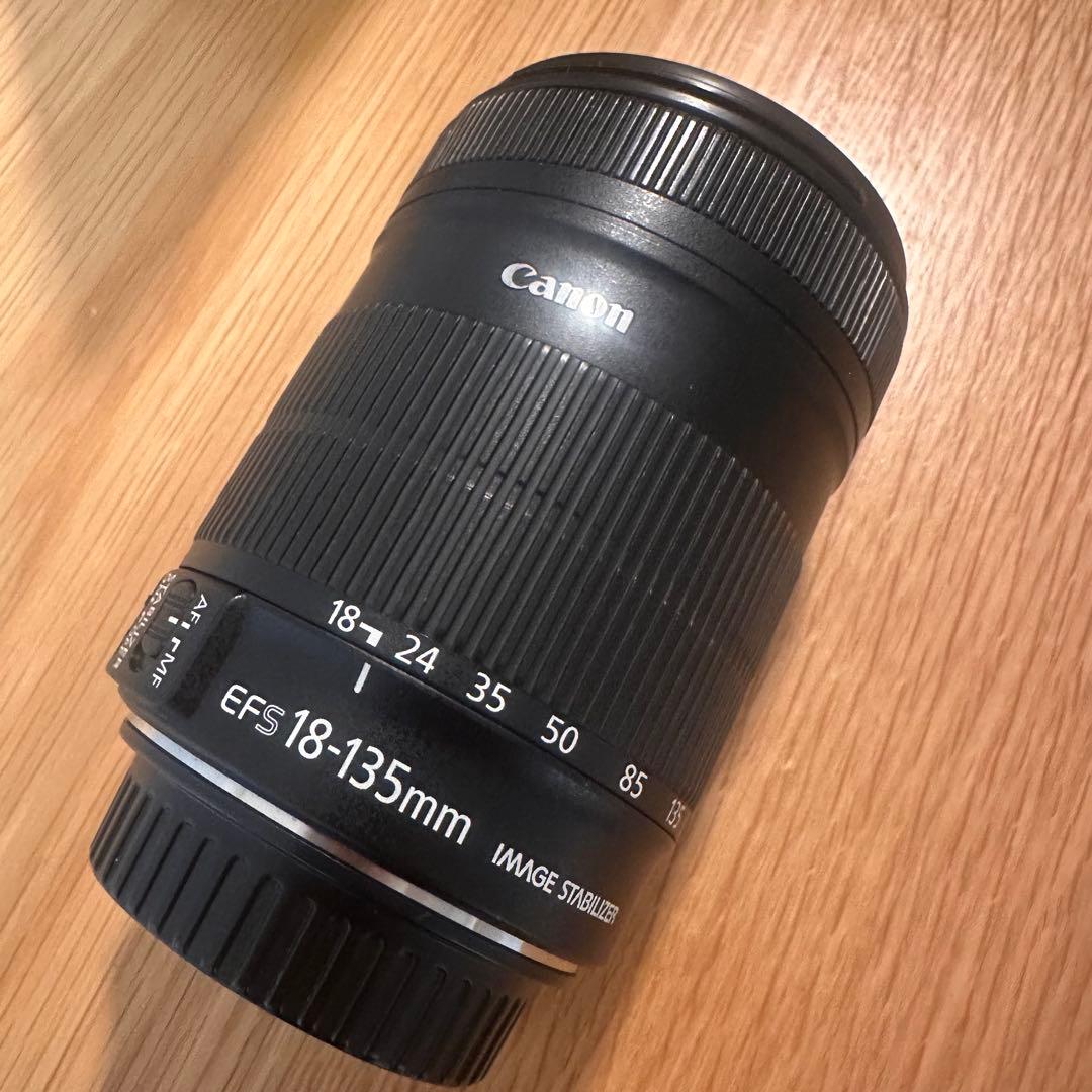 Canon EF-S 18-135mm f3.5-5.6 is レンズ ズーム
