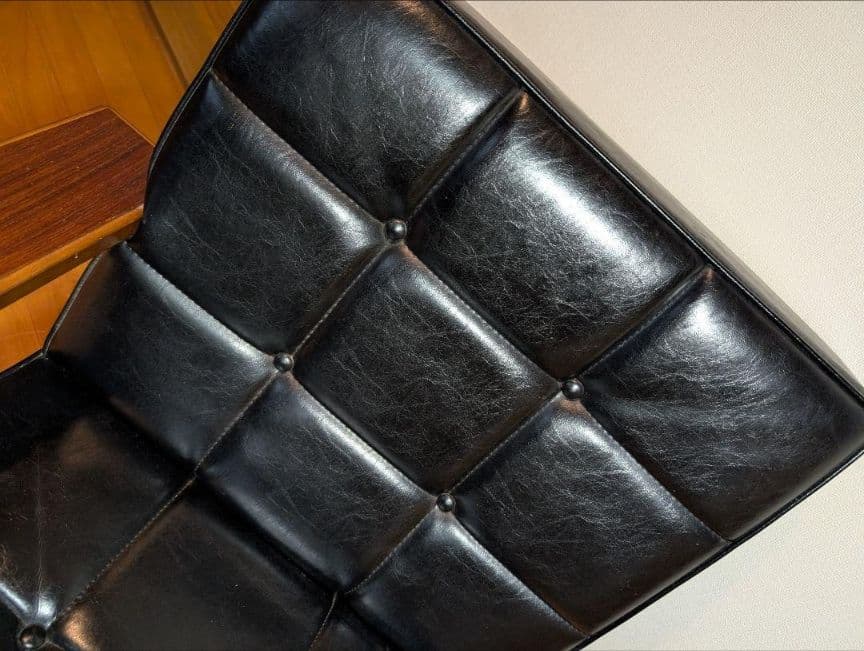 《送料込》カリモク Kチェア 右 スタンダードブラック 1シーター ソファ椅子