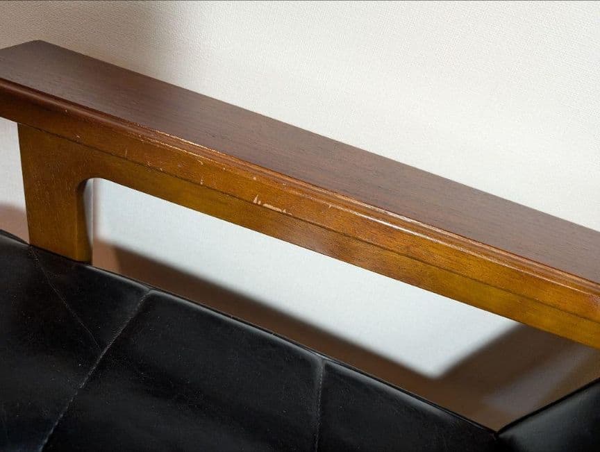 《送料込》カリモク Kチェア 右 スタンダードブラック 1シーター ソファ椅子