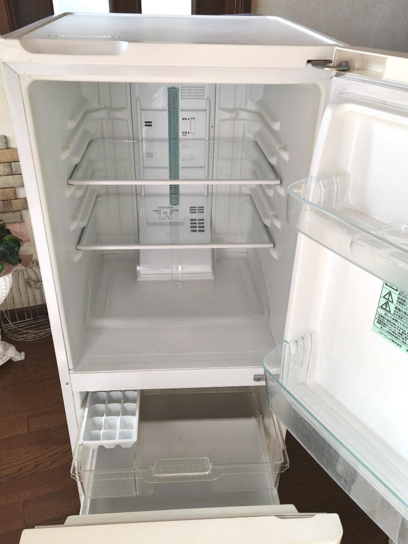 Panasonic 冷凍冷蔵庫☆ホワイト☆NR-B145W-W - メルカリ