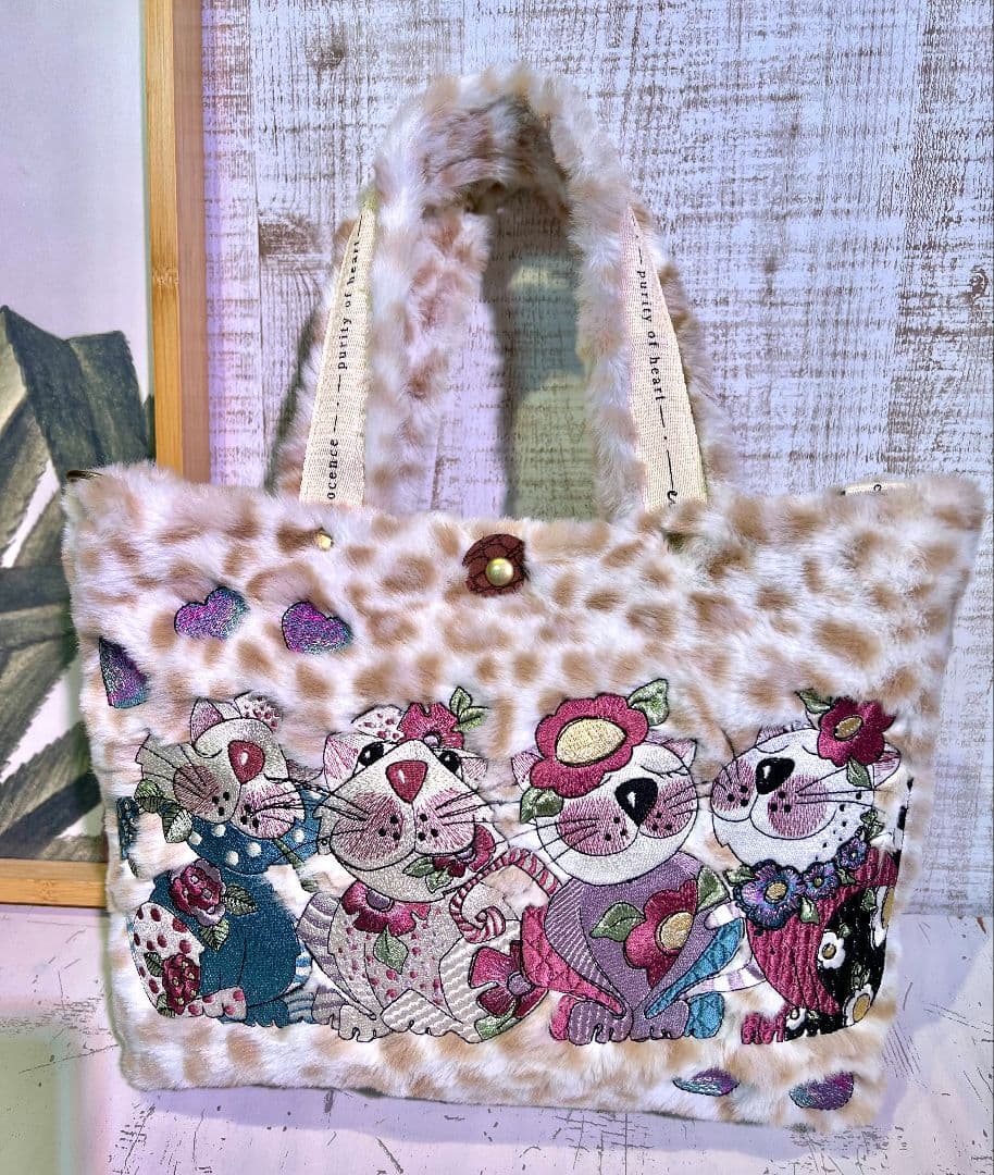 ロラライハリス♡アニマルファー生地♡刺繍のバッグ♡ - トートバッグ新品