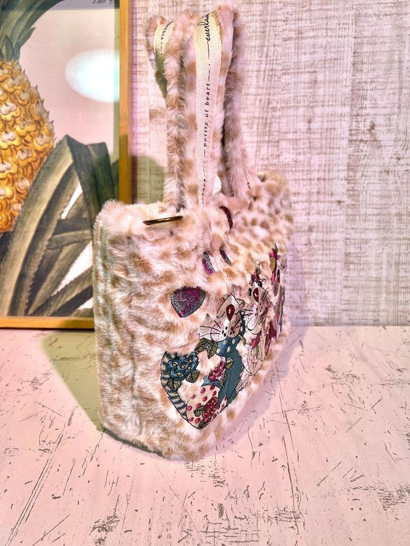 ロラライハリス♡アニマルファー生地♡刺繍のバッグ♡ - トートバッグ新品