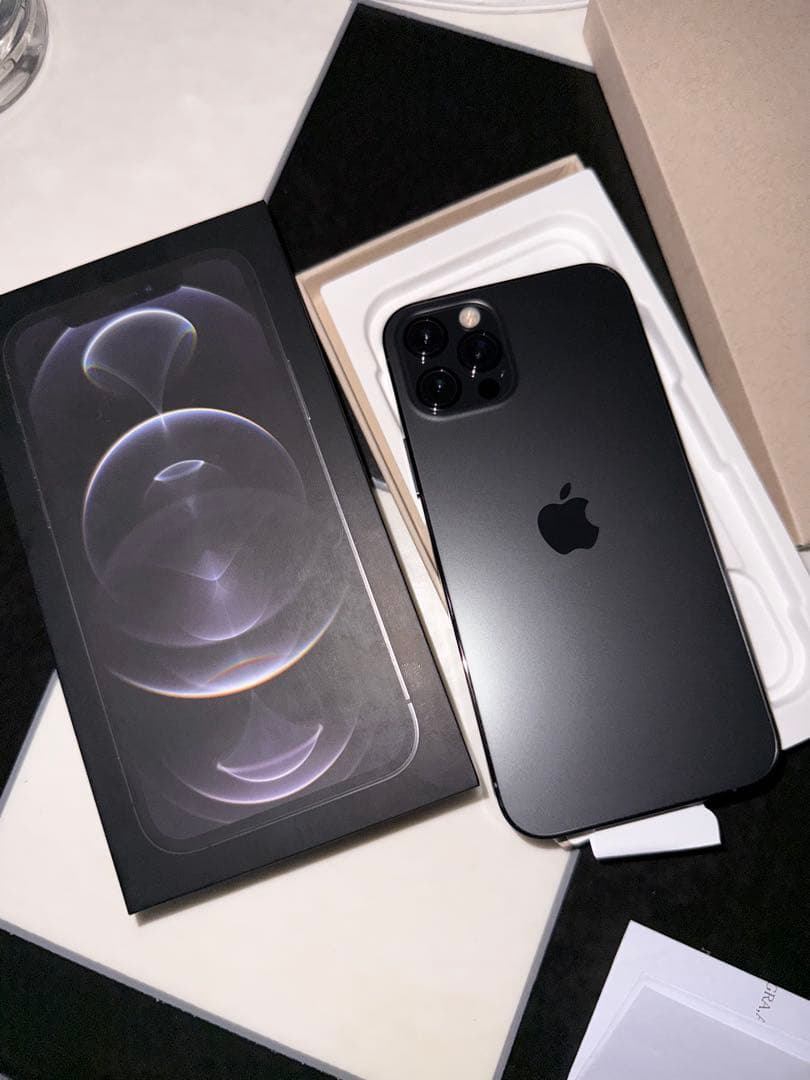 新品Apple iPhone 12 Pro グラファイト 本体　256GB Amazon.com: Apple iPhone 12 Pro 5G, US Version, 256GB, Graphite