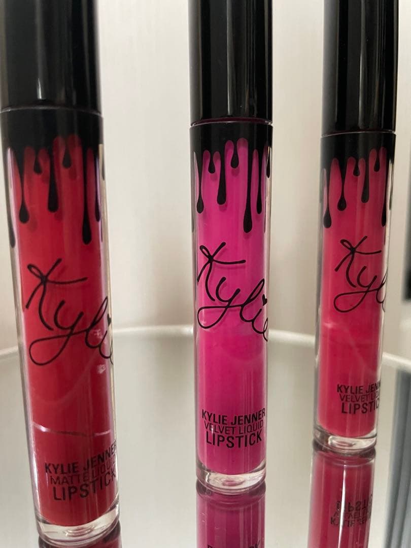 【輝くスタイルを手に入れるセレブカイリージェンナーのマットリップ3本セット】 輝くスタイルを手に入れるセレブカイリージェンナーのマットリップ3本