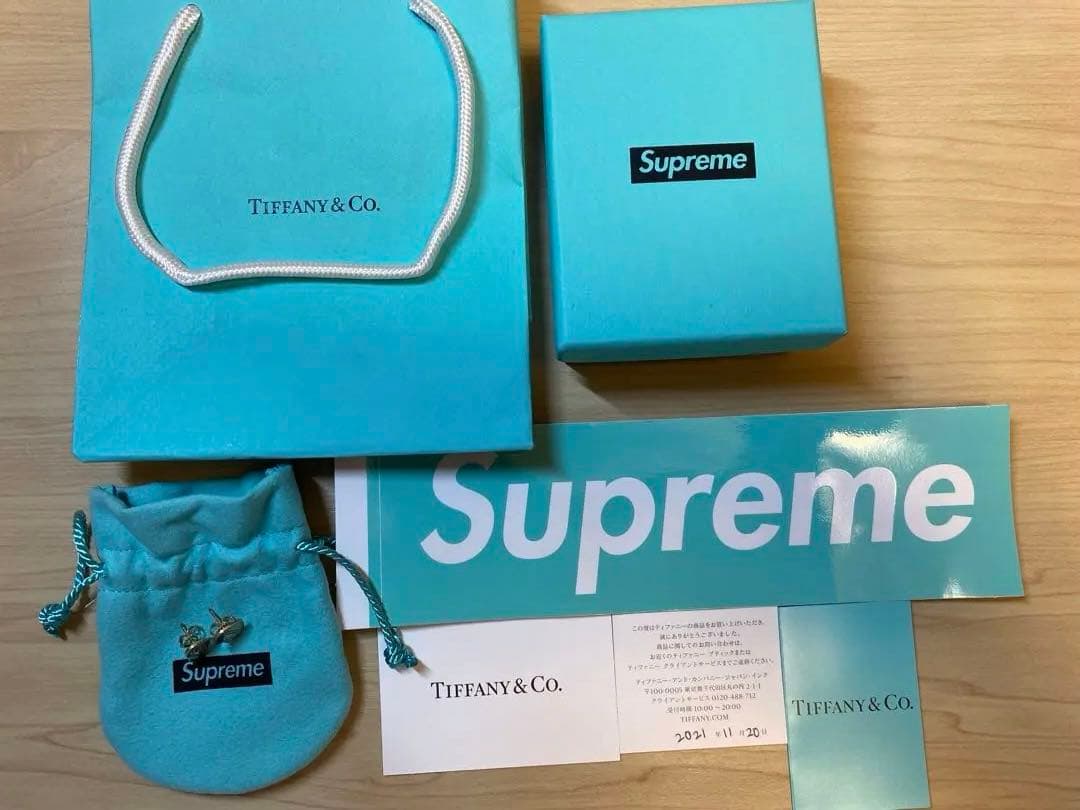 ティファニー×シュプリーム コラボピアス - メルカリ