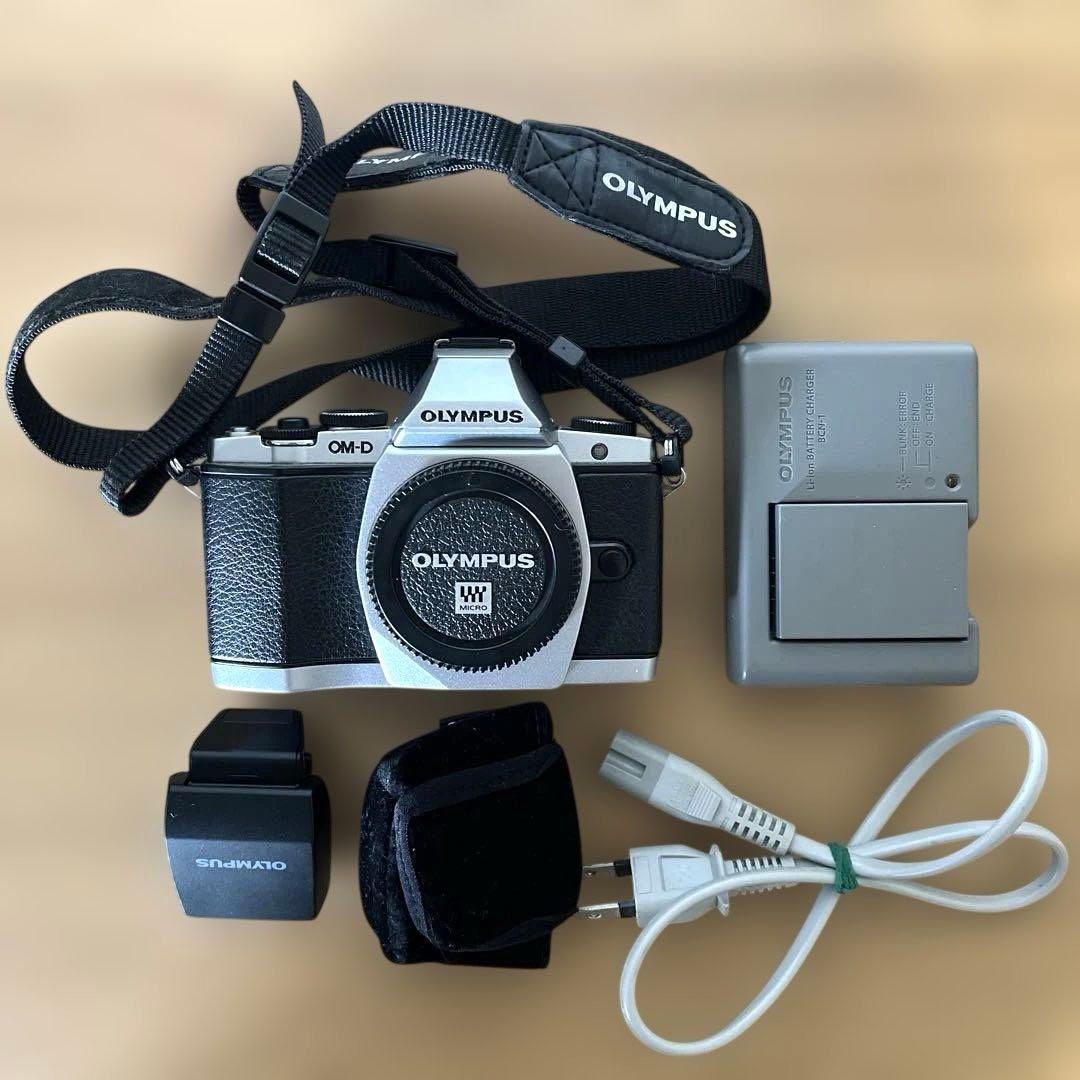 OLYMPUS OM-D E-M5 ボディ 【シャッター数6551】 Amazon.com : OLYMPUS E-M5 OM-D Series Digital SLR Camera Body Only