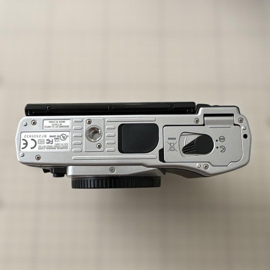 OLYMPUS OM-D E-M5 シルバー （ショット数8679回） - メルカリ