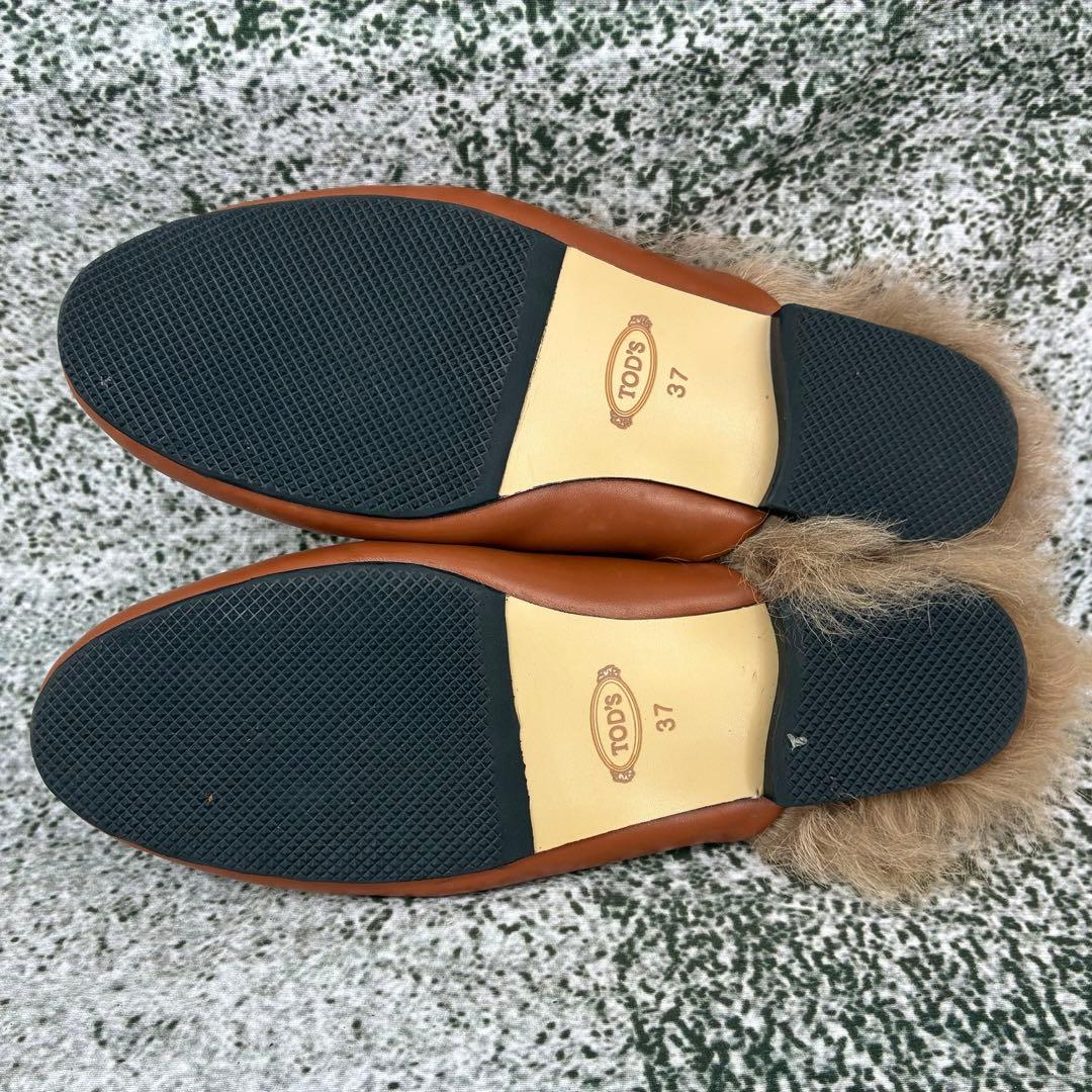 新品同様 トッズ サンダル ゴールド金具 毛皮 - メルカリ