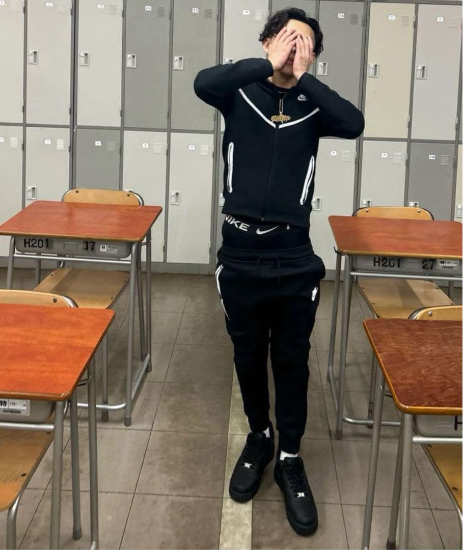 nikeテックフリース リフレクティブ tee shyne着用 - メルカリ