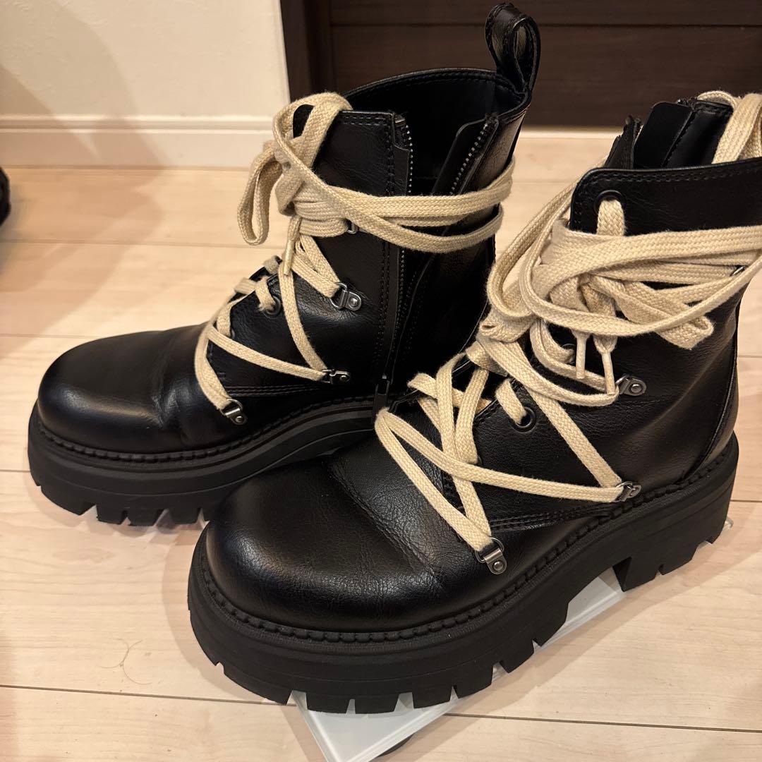 ZARA ボリュームレースアップブーツ 42 - メルカリ