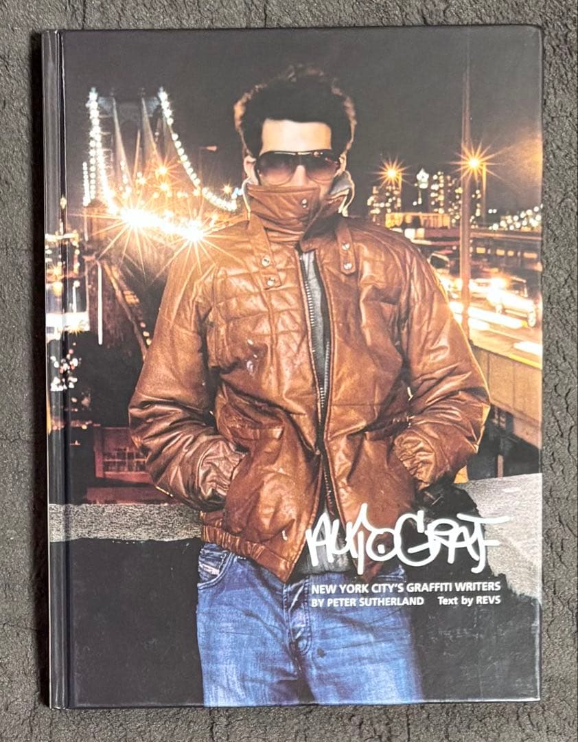 ステッカー付き‼️ 絶版‼️ Peter Sutherland 写真集