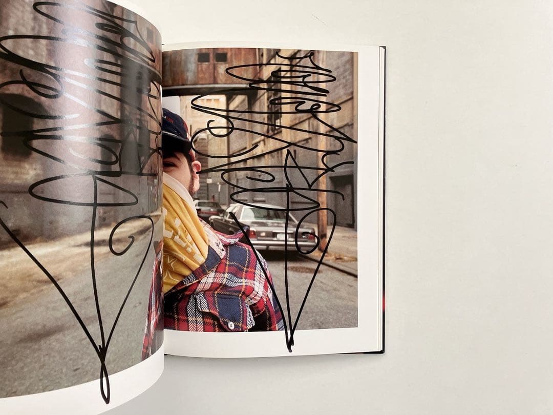 ステッカー付き‼️ 絶版‼️ Peter Sutherland 写真集