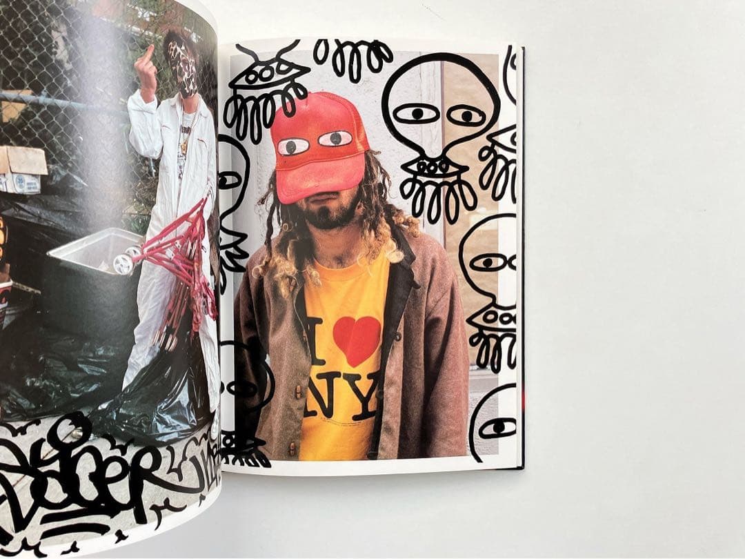 ステッカー付き‼️ 絶版‼️ Peter Sutherland 写真集