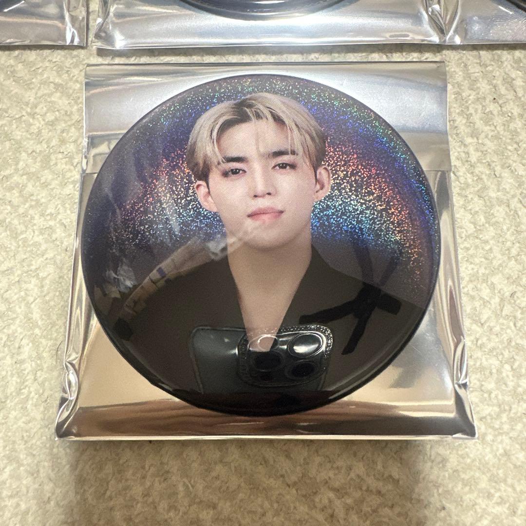 SEVENTEEN NEW 缶バッジ エスクプス セブチ - メルカリ