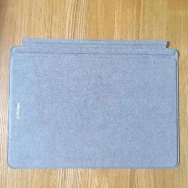 Surface Go タイプ カバー [US 英語版 英字配列] (プラチナ)