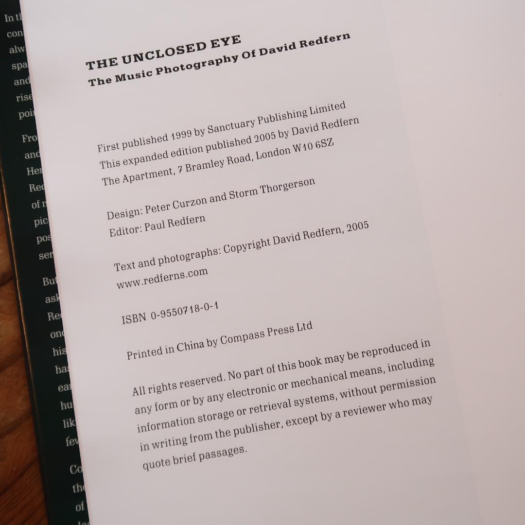 セール！ 希少サイン本　洋書　The Unclosed Eye （写真集）