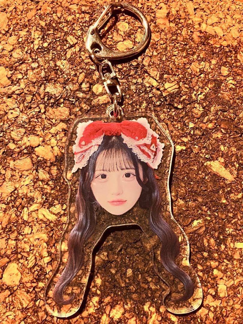 MEGAFON あみ生誕お顔アクキー2025 真顔ver - メルカリ