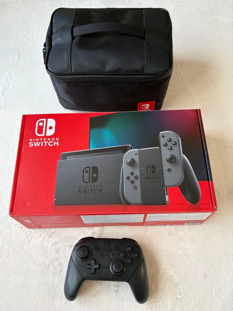 Nintendo Switchグレー　プロコントローラー　収納ケース CYBER・コントローラー収納ケース（SWITCH Proコントローラー用