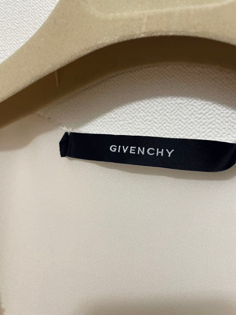 ☆超美品☆Givenchy 胸元のフリルが綺麗な長袖シルクブラウス - メルカリ