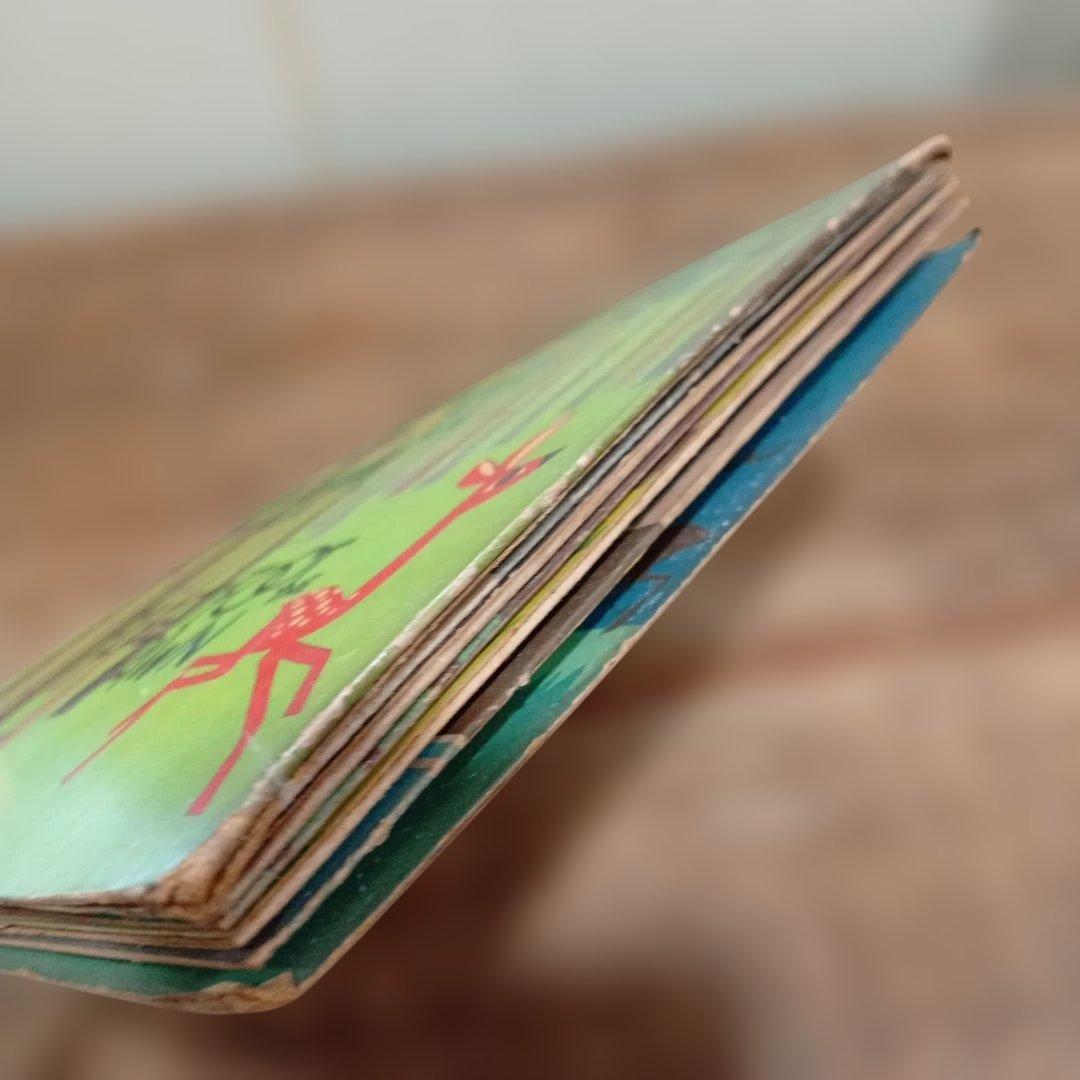 ルドルフ・ルケシュ 洋書 しかけ絵本「FLEETFOOT THE FAWN」