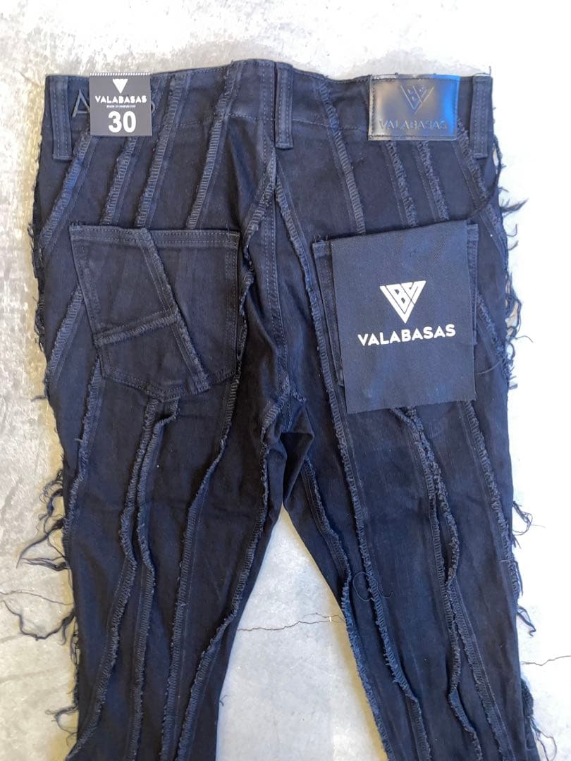 VALABASAS バラバサス ブラックフレアデニム 30 - メルカリ