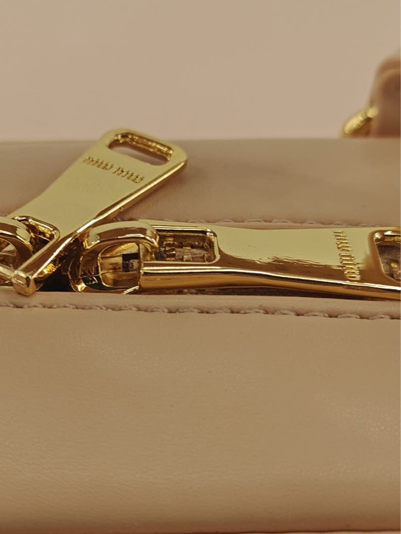 お値下げ】MIU MIU ミニボストン キルティング ベージュ ゴールド金具