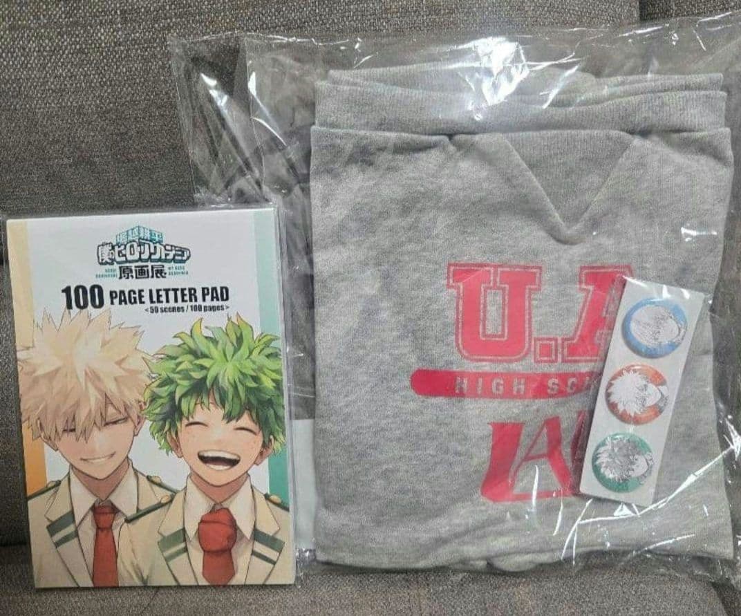 ヒロアカ原画展レターパッド、スウェットバッグ ヒロアカ原画展 大阪 新グッズ情報】 □缶バッジ付きカレッジ風