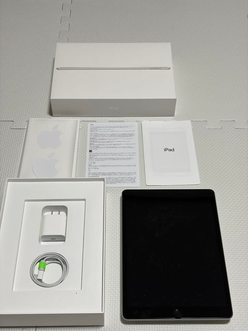 【美品】iPad 第9世代　64GB シルバーWi-Fiモデル充電器ケーブル付 Amazon.co.jp: 【整備済み品】 Apple iPad (第9世代) Wi-Fi 64GB