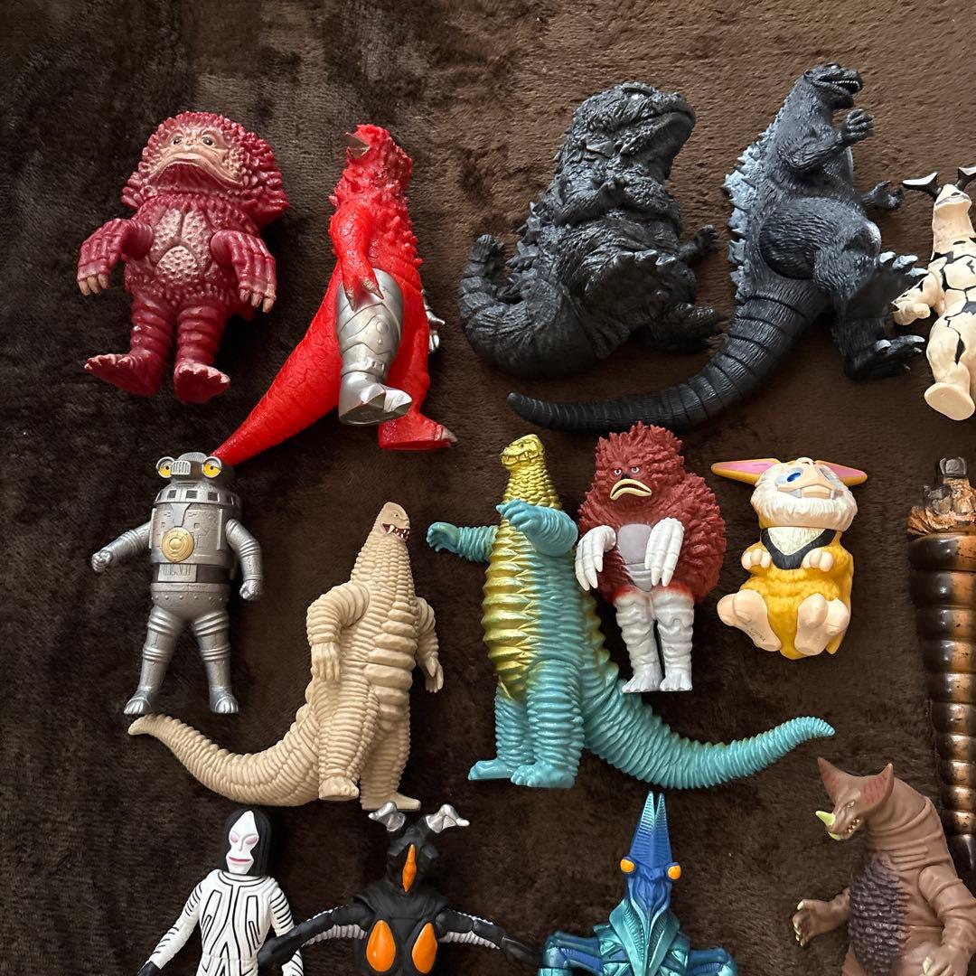 ウルトラマン 怪獣 ゴジラ ソフビ 21体セット - メルカリ