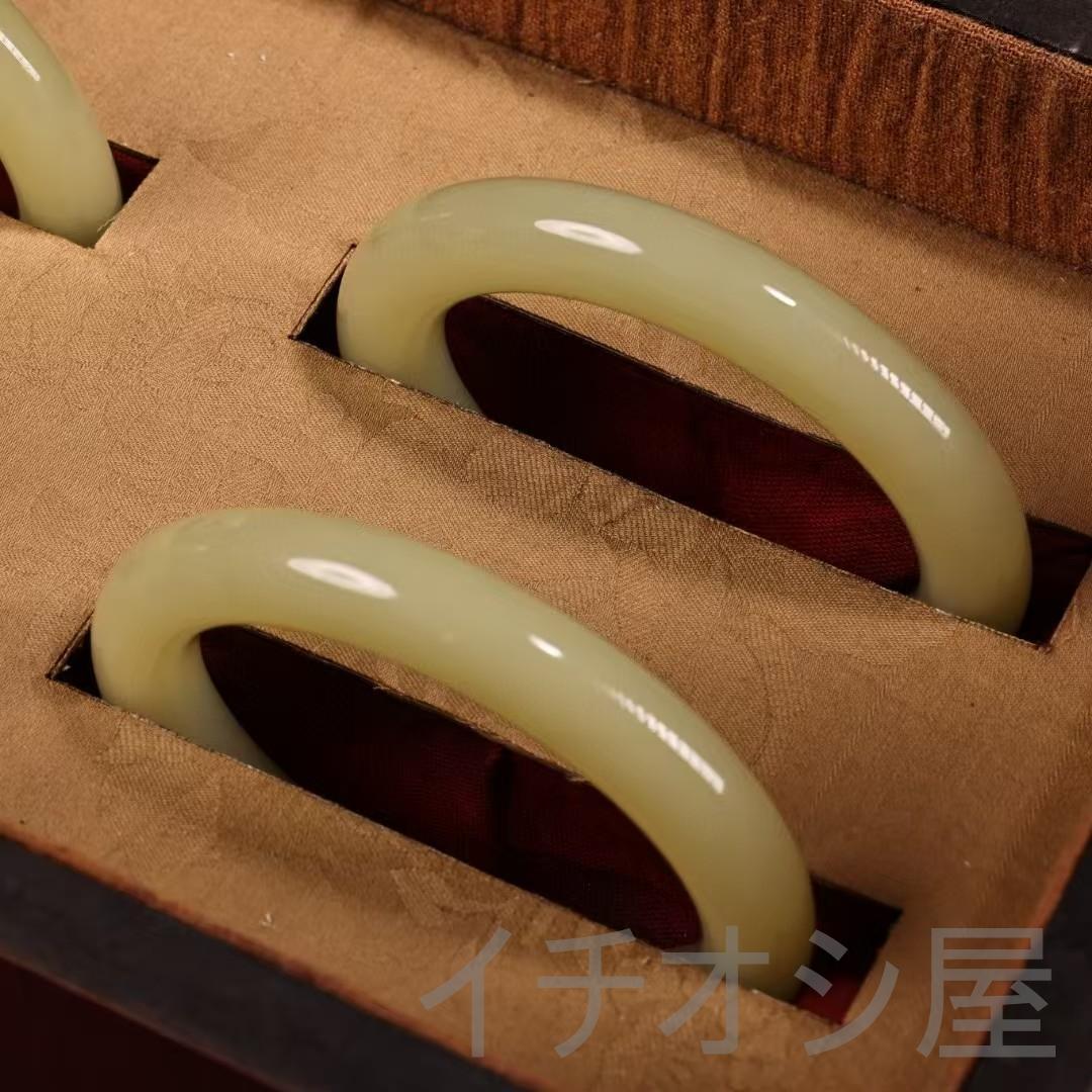 中国古美術 珍品旧蔵 清代宮廷御藏 罕見青白玉手鐲 老