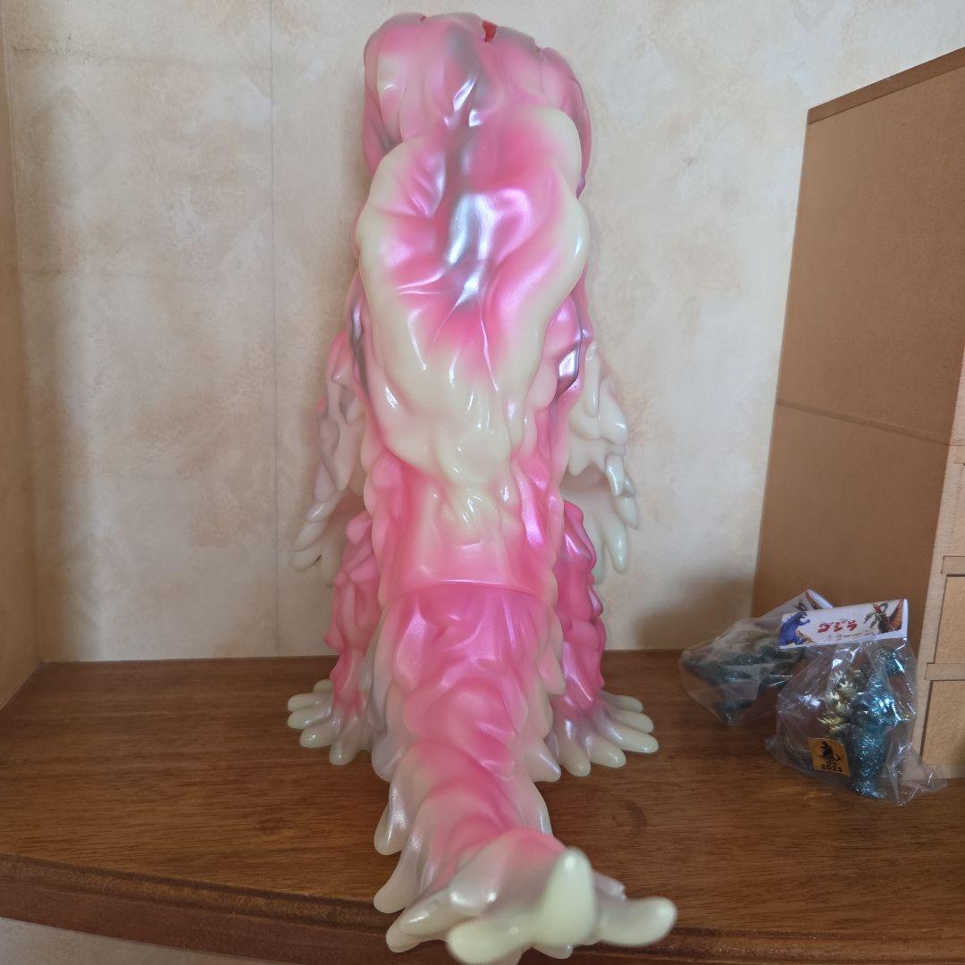 マルサン ゴジラストア限定 ヘドラ450 夜桜蓄光Ver. - メルカリ