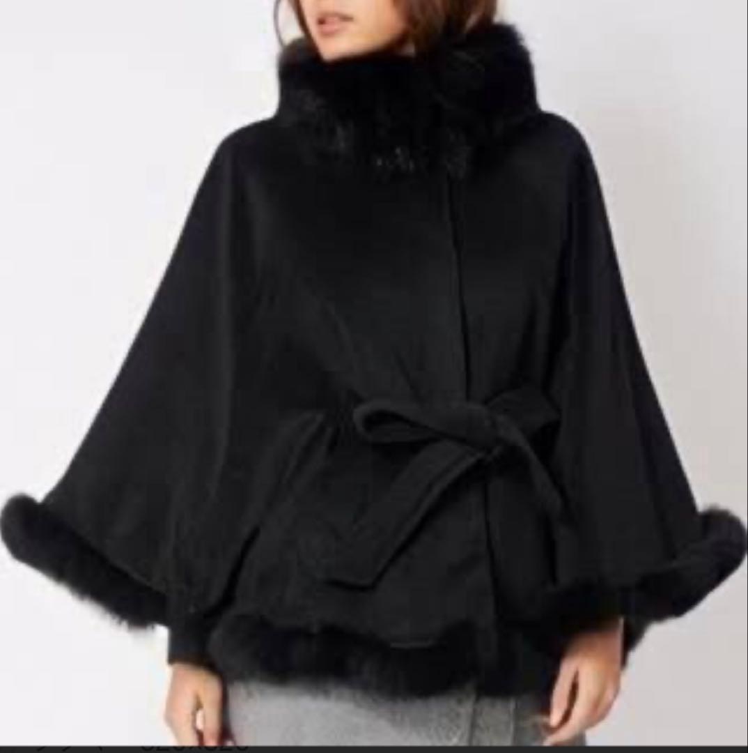 セシルマクビー ポンチョコート 黒 リアルファー - メルカリ