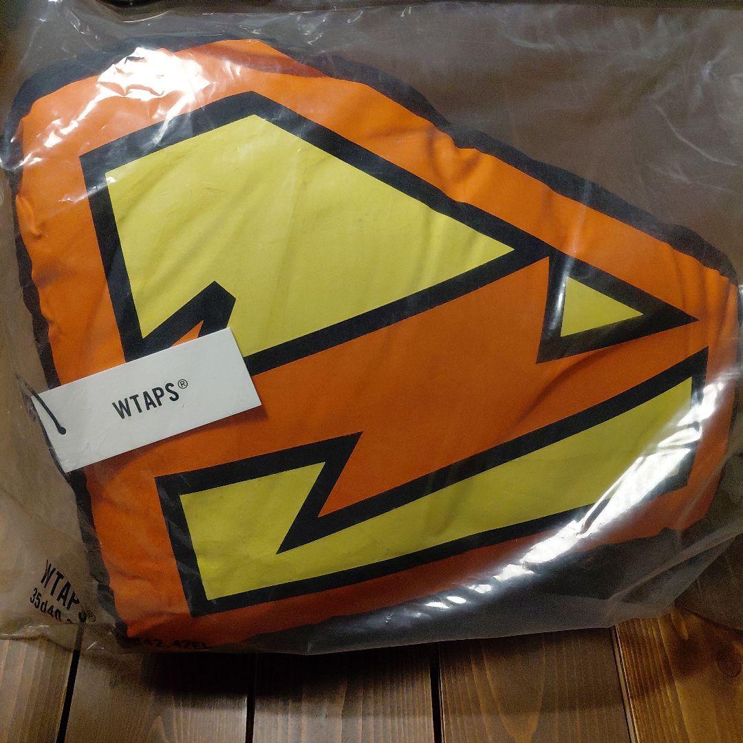 WTAPS BUMPER CUSHION - メルカリ