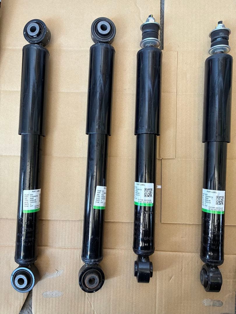 ジムニー ノマド JC74W 新車外し ショックアブソーバーとスプリング