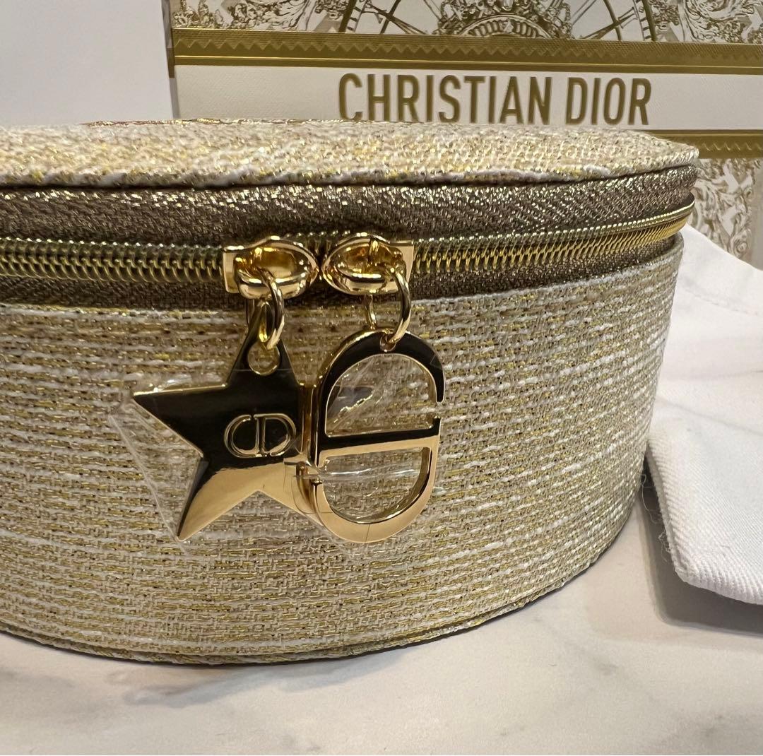 Dior ディオール クリスマスコフレ ポーチ 2024 - メルカリ