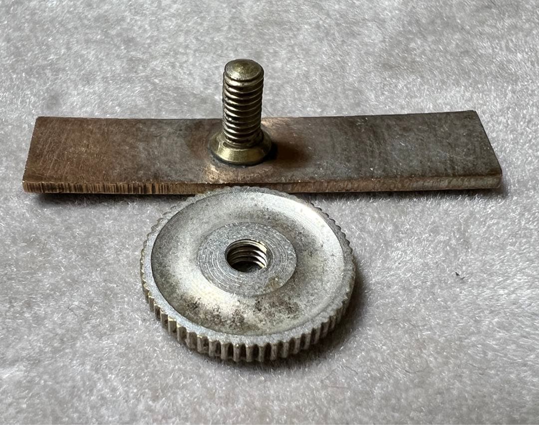 セミアンティークNo.062 ナイキ?の古い社章 - メルカリ