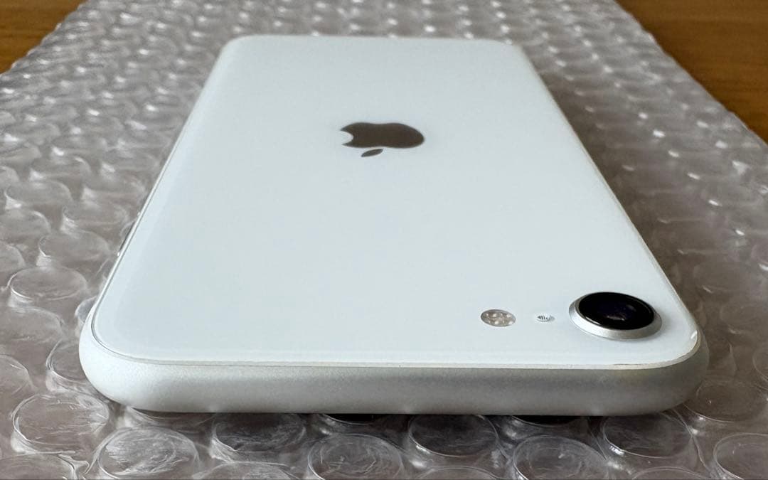 Apple iPhone SE2 ホワイト SIMロック US製 - メルカリ