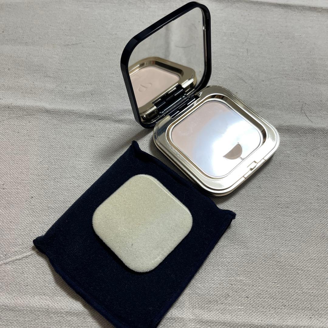 クレドポー　プードルコンパクト　エサンシエルn プードルコンパクトエサンシエルn - フェイスパウダー - メイクアップ