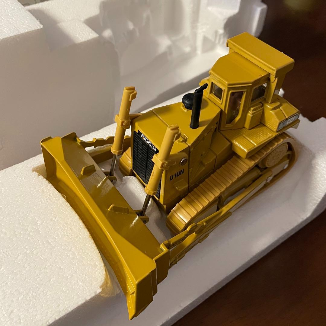 CAT D10N Tractor ノースコット社製 1/50スケール - メルカリ