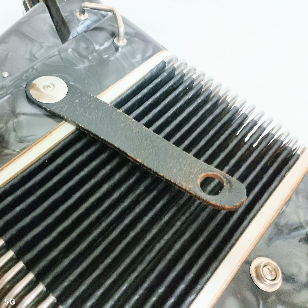 TOMBO No.181 30鍵 18ベース アコーディオン レトロシルバー - メルカリ